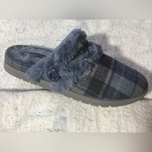 NIB Women’s Easy Spirit Season2 Slipper in Dark Blue Plaid, Size 9 M